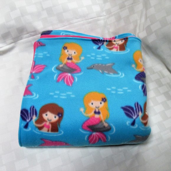 Mermaid handmade fleece blanket - Picture 4 of 4